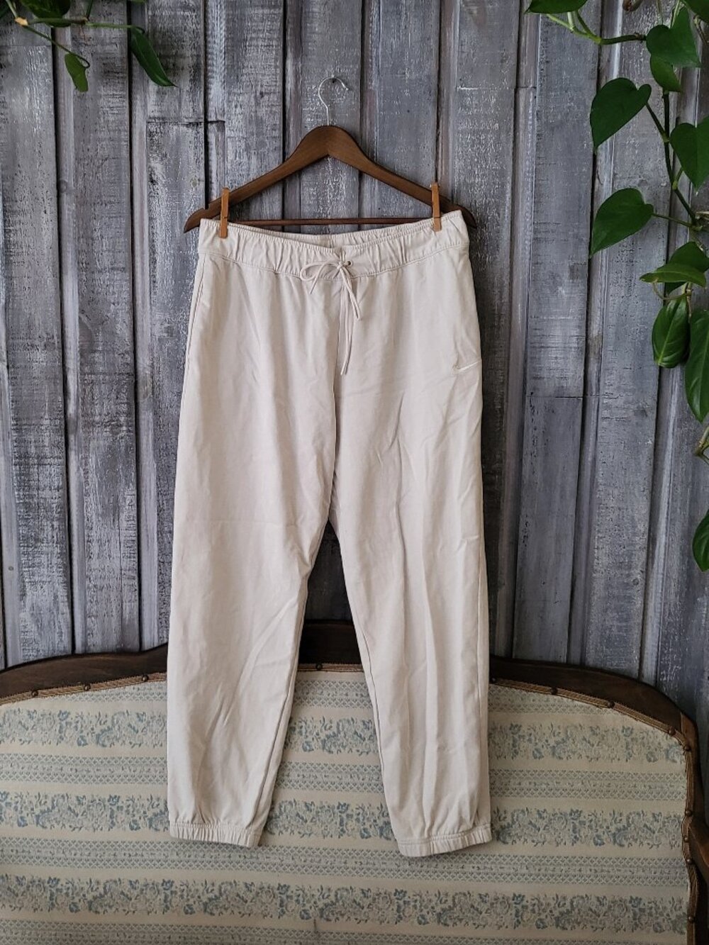 NIKE Sportswear Jersey Easy Fit Jogger Pants Beige Cream Women's Size L NEW
